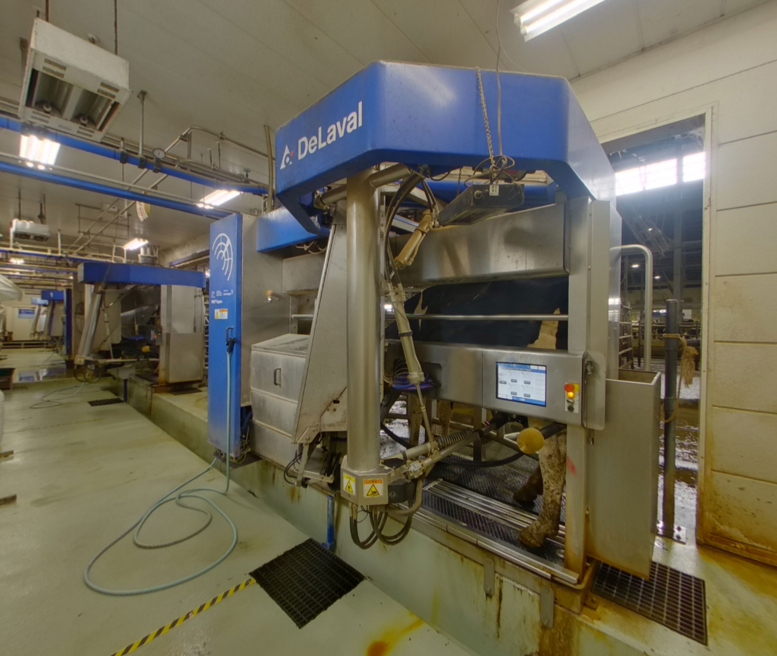 搾乳ロボットのメリットをいち早く実感。乳量アップから個体管理、雇用まで、幅広く役立っている